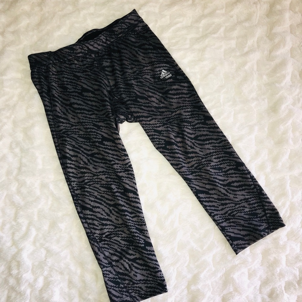 Adidas Climalite Knee-Cut Athletic Leggings